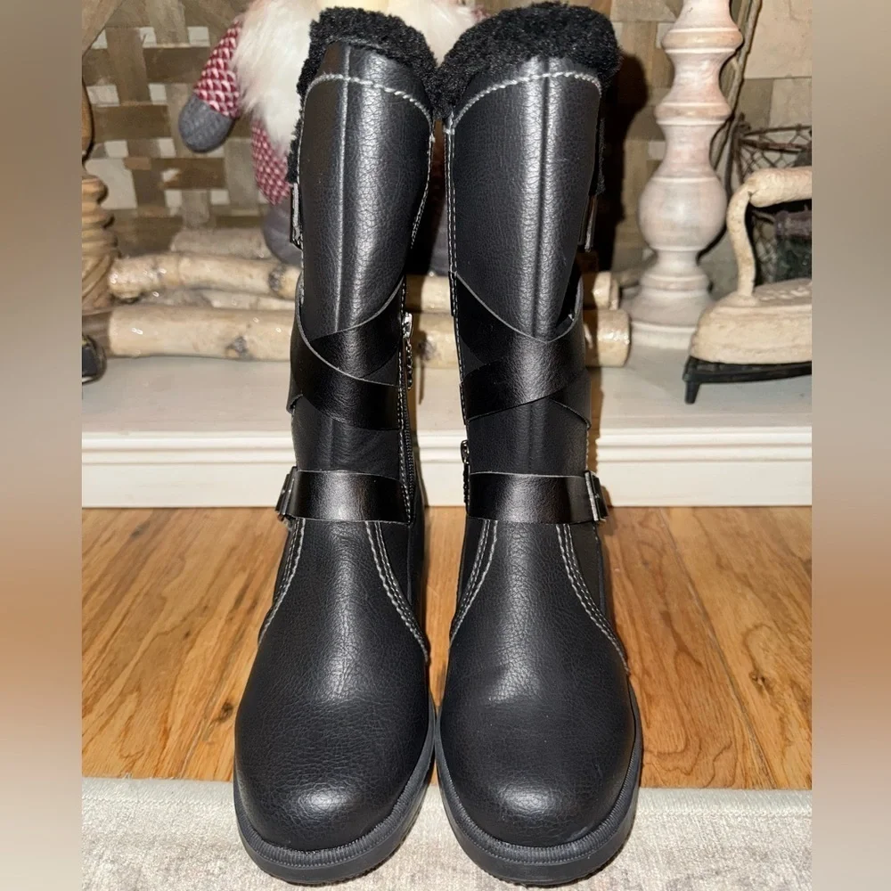Totes women's Black Deidre Winter Boots  size 6. NWOT